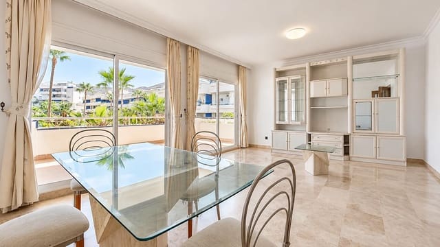 Piso de 3 habitaciones en Los Cristianos, Arona en venta con piscina garaje - 565.000 € (Ref: 10185094)