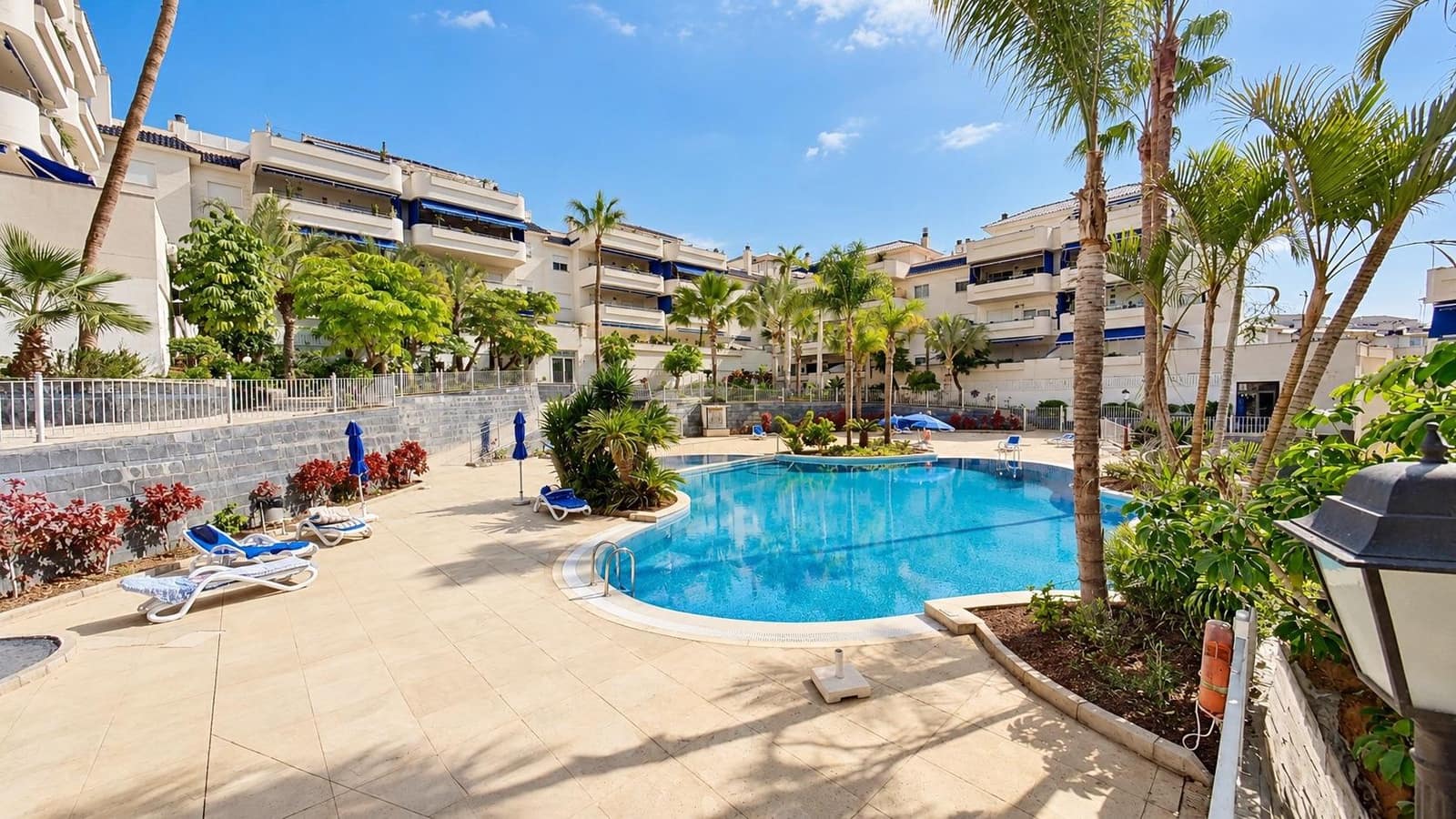 Piso de 3 habitaciones en Los Cristianos en venta con piscina garaje - 565.000 € (Ref: 10185094)
