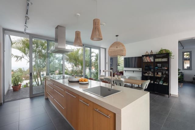 5 soverom Rekkehus til salgs i El Sauzal med svømmebasseng garasje - € 1 290 000 (Ref: 9115168)