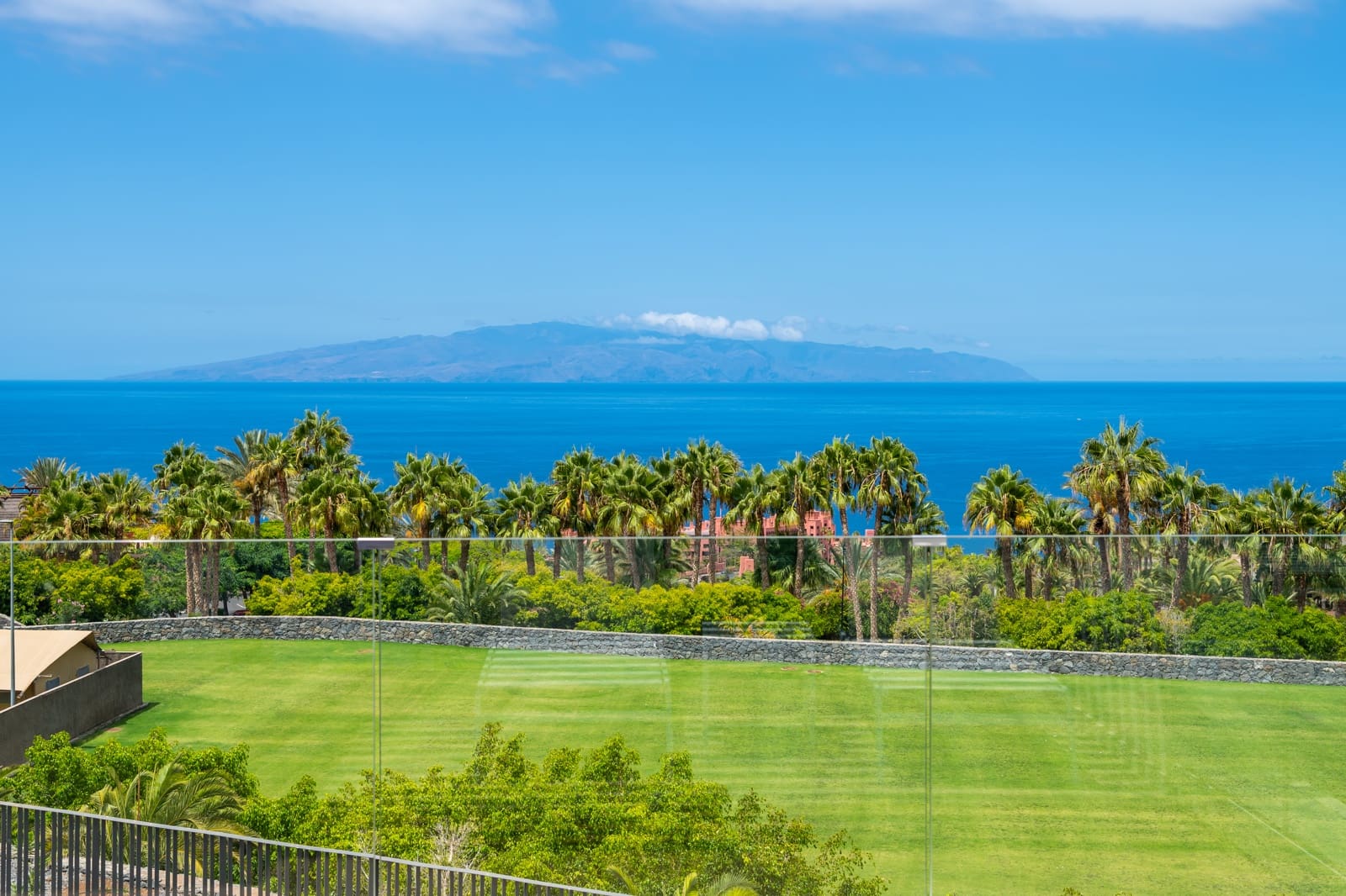 2 soveværelse Lejlighed til salg i Guia de Isora med swimmingpool - € 895.000 (Ref: 9190713)