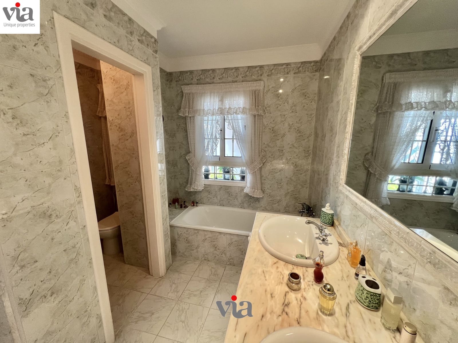 6 soveværelse Villa til salg i Tabaiba med swimmingpool garage - € 829.000 (Ref: 9200222)