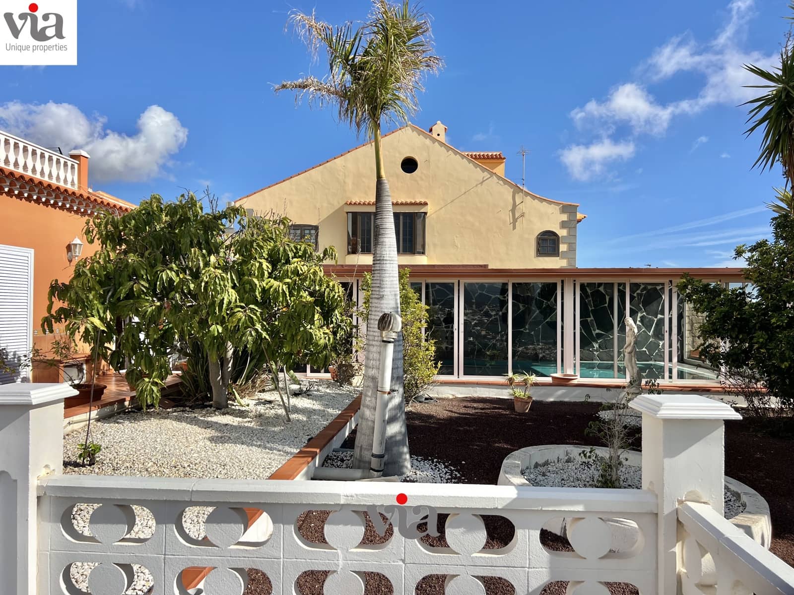 6 soveværelse Villa til salg i Tabaiba med swimmingpool garage - € 829.000 (Ref: 9200222)