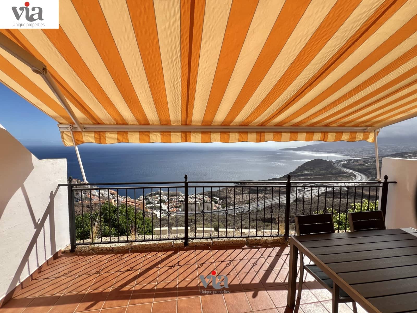 4 slaapkamer Rijtjeshuis te koop in El Rosario met garage - € 425.000 (Ref: 9376498)