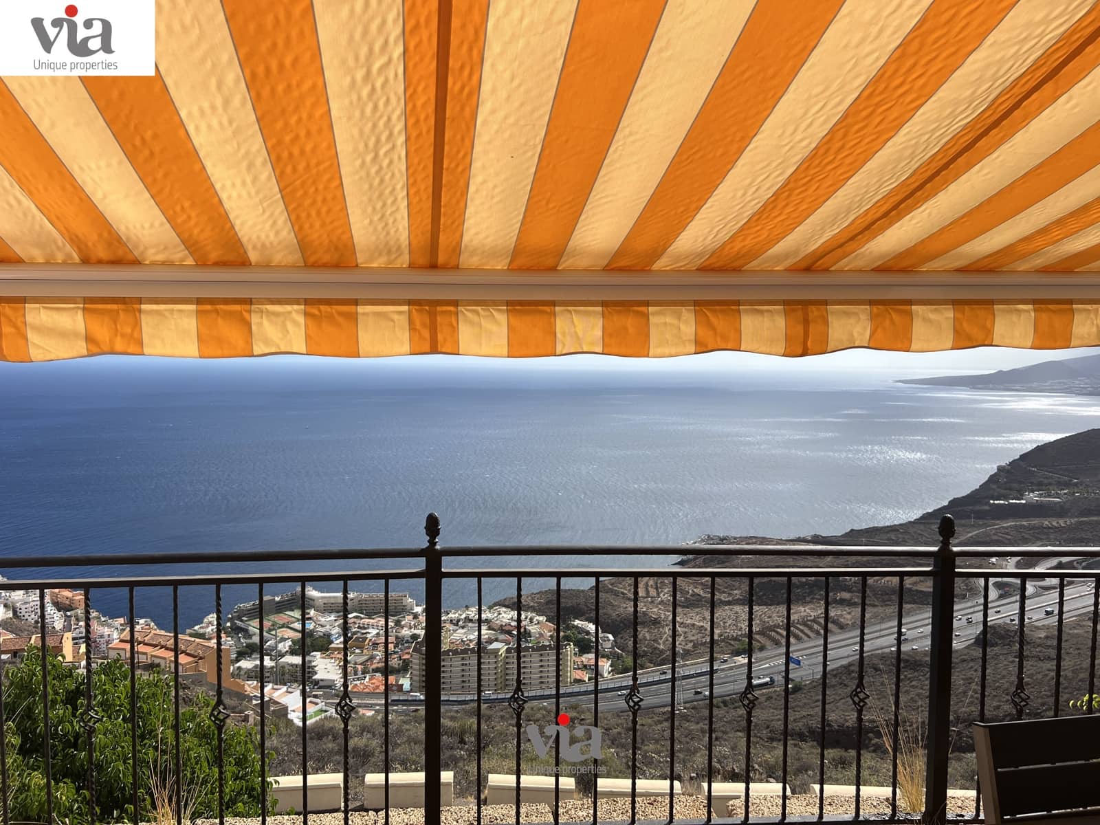 4 slaapkamer Rijtjeshuis te koop in El Rosario met garage - € 425.000 (Ref: 9376498)