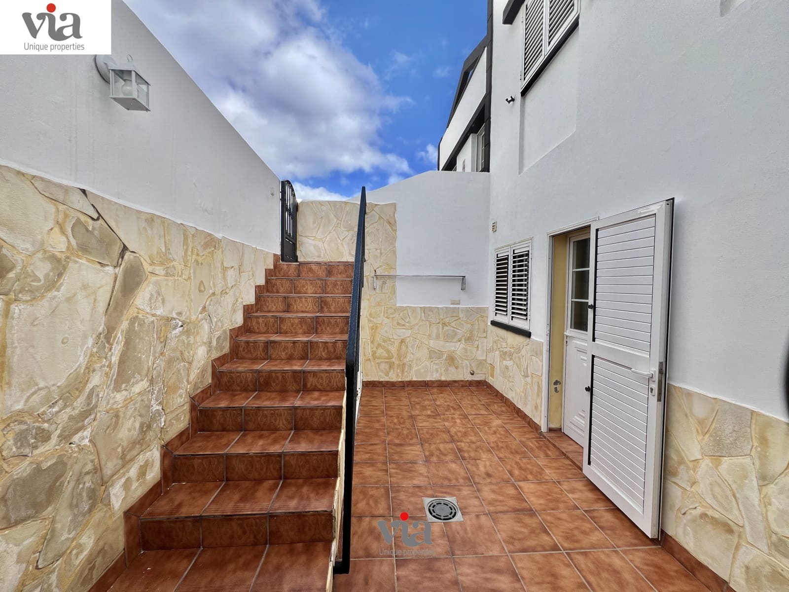 4 slaapkamer Rijtjeshuis te koop in El Rosario met garage - € 425.000 (Ref: 9376498)