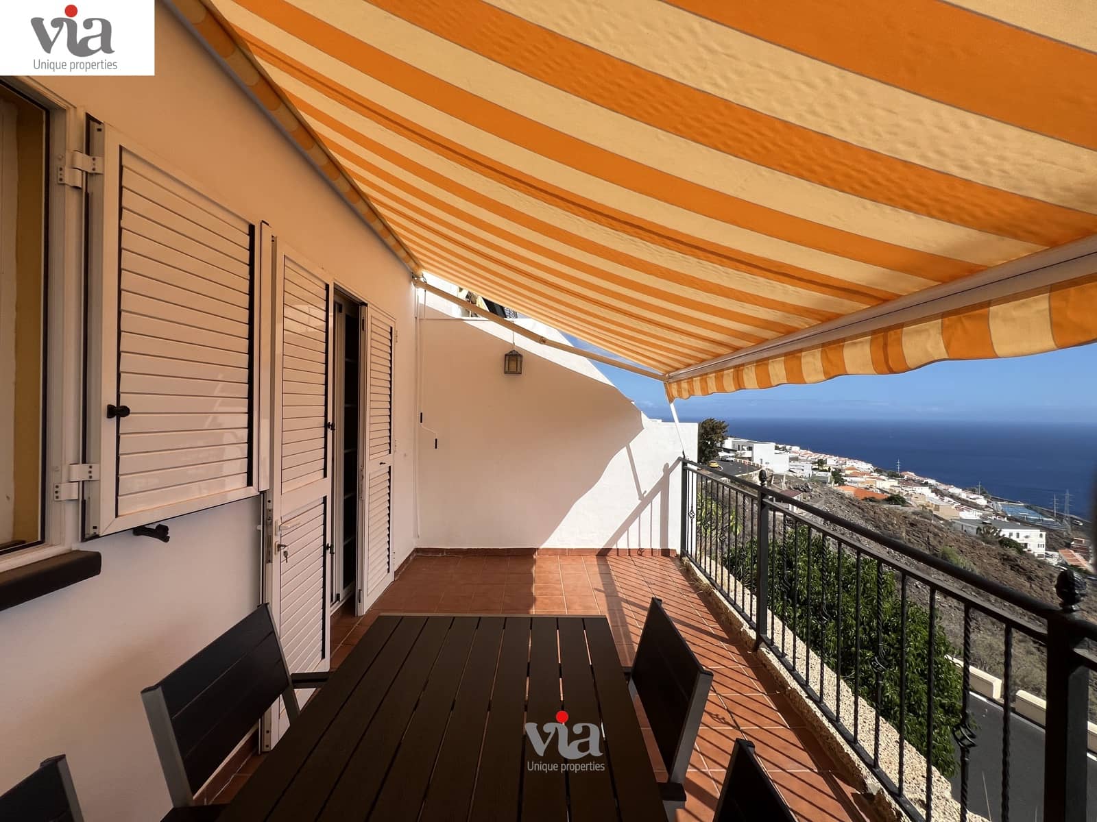 4 slaapkamer Rijtjeshuis te koop in El Rosario met garage - € 425.000 (Ref: 9376498)