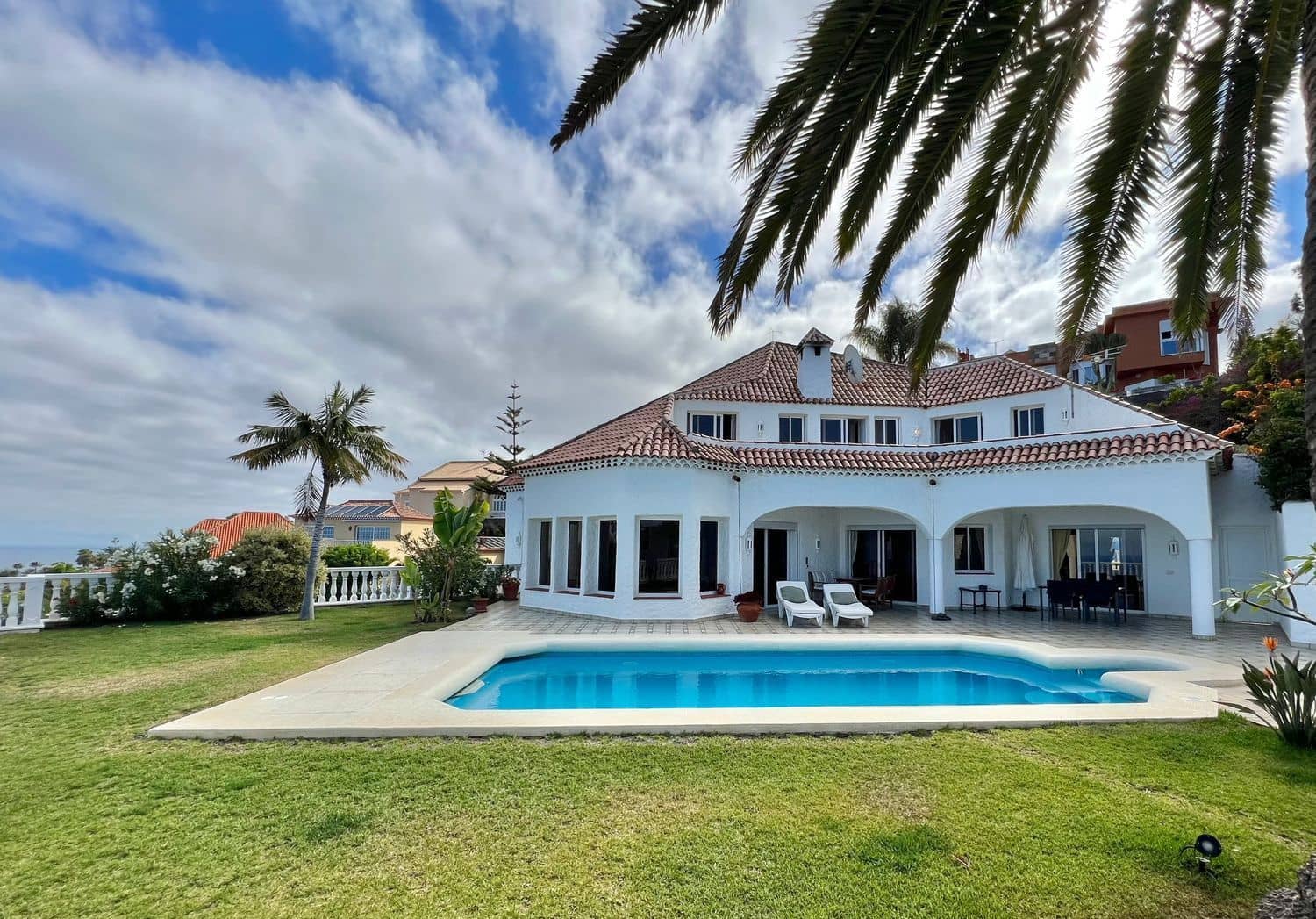 7 bedroom Villa for sale in Tacoronte with pool - € 1,300,000 (Ref: 9482374)