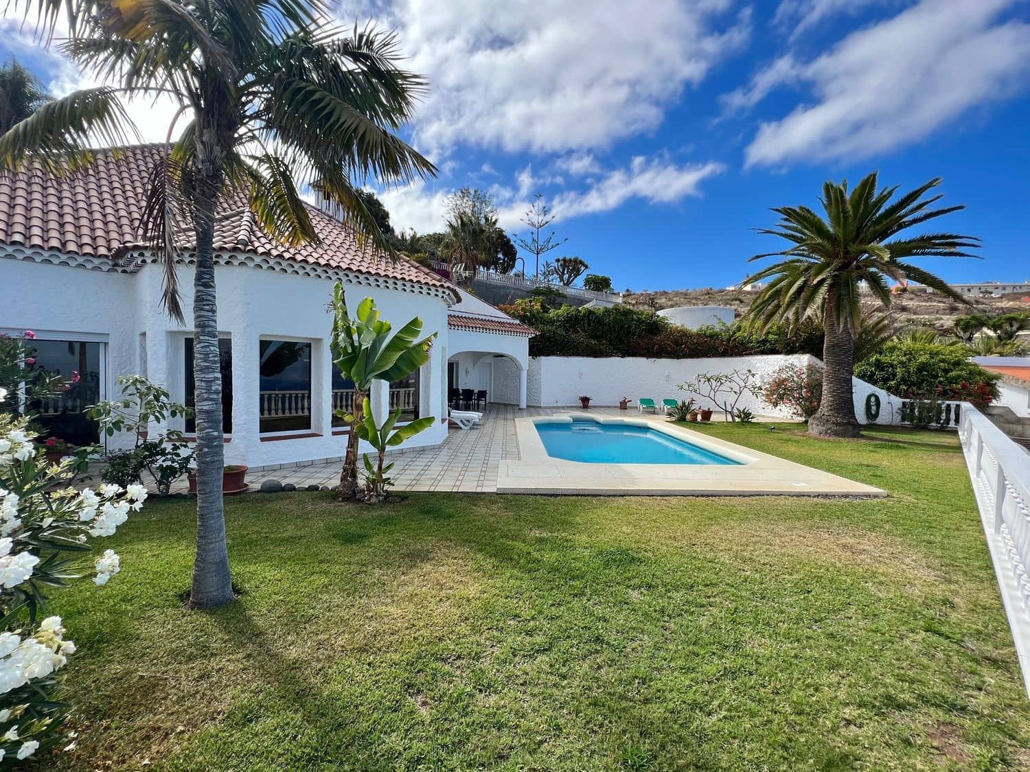 7 bedroom Villa for sale in Tacoronte with pool - € 1,300,000 (Ref: 9482374)