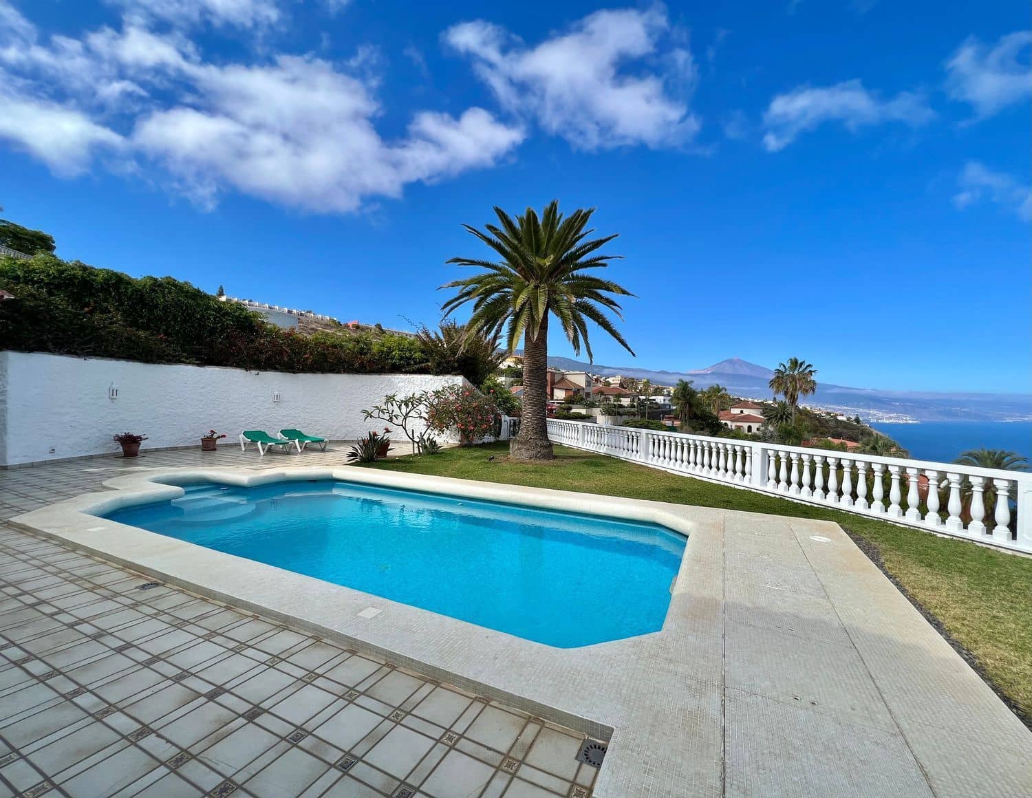 7 bedroom Villa for sale in Tacoronte with pool - € 1,300,000 (Ref: 9482374)