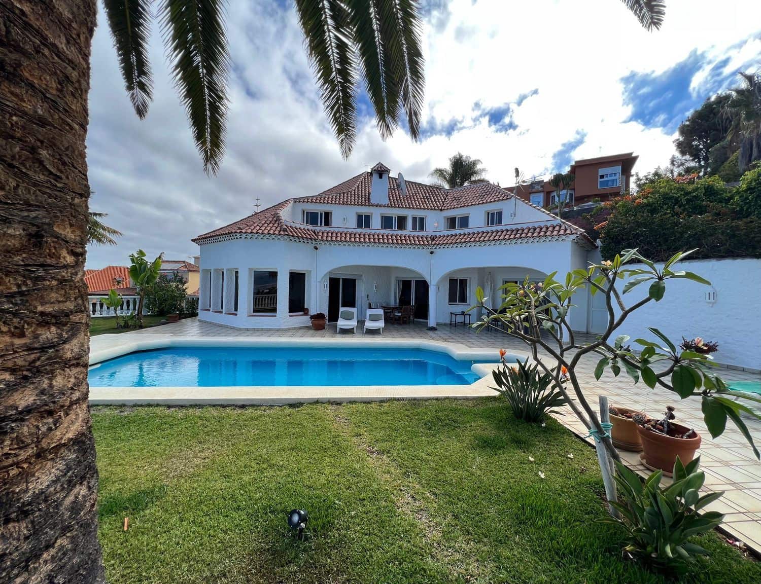 7 bedroom Villa for sale in Tacoronte with pool - € 1,300,000 (Ref: 9482374)