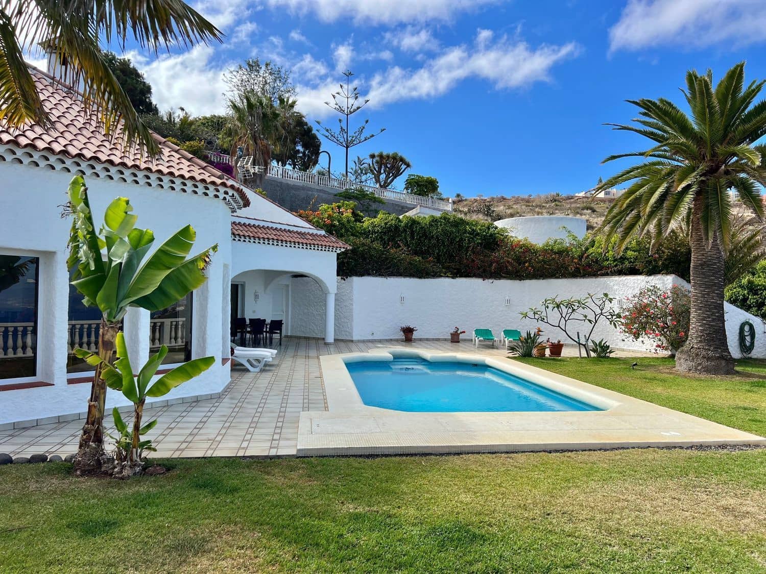 7 bedroom Villa for sale in Tacoronte with pool - € 1,300,000 (Ref: 9482374)