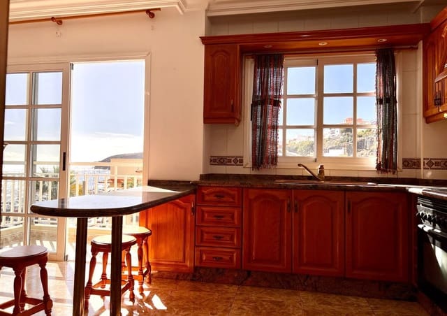 3 makuuhuone Asunto myytävänä paikassa Candelaria mukana 
autotalli - 450 000 € (Ref: 9482375)