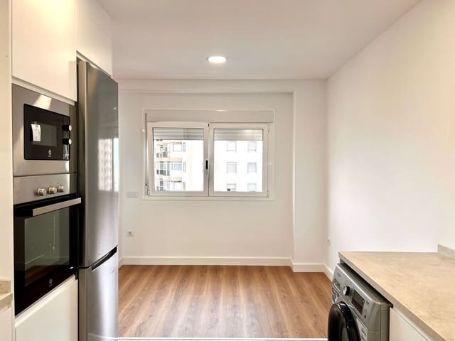 Piso de 3 habitaciones en La Salle, Santa Cruz de Tenerife en alquiler - 1.350 € (Ref: 9482378)