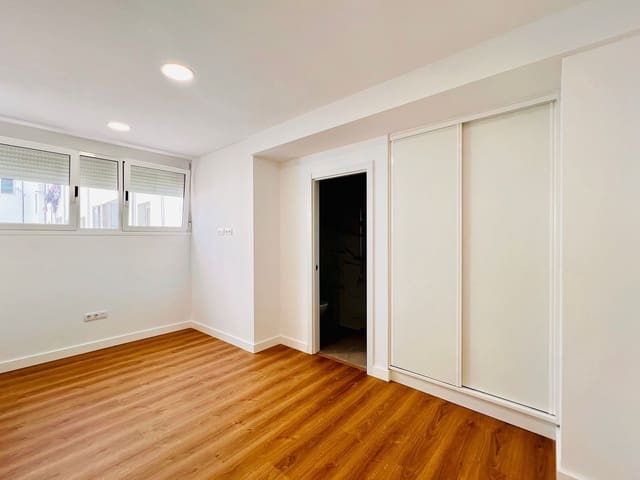 Piso de 3 habitaciones en La Salle, Santa Cruz de Tenerife en alquiler - 1.350 € (Ref: 9482378)