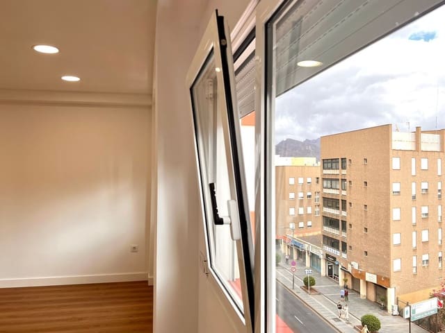 Piso de 3 habitaciones en La Salle, Santa Cruz de Tenerife en alquiler - 1.350 € (Ref: 9482378)