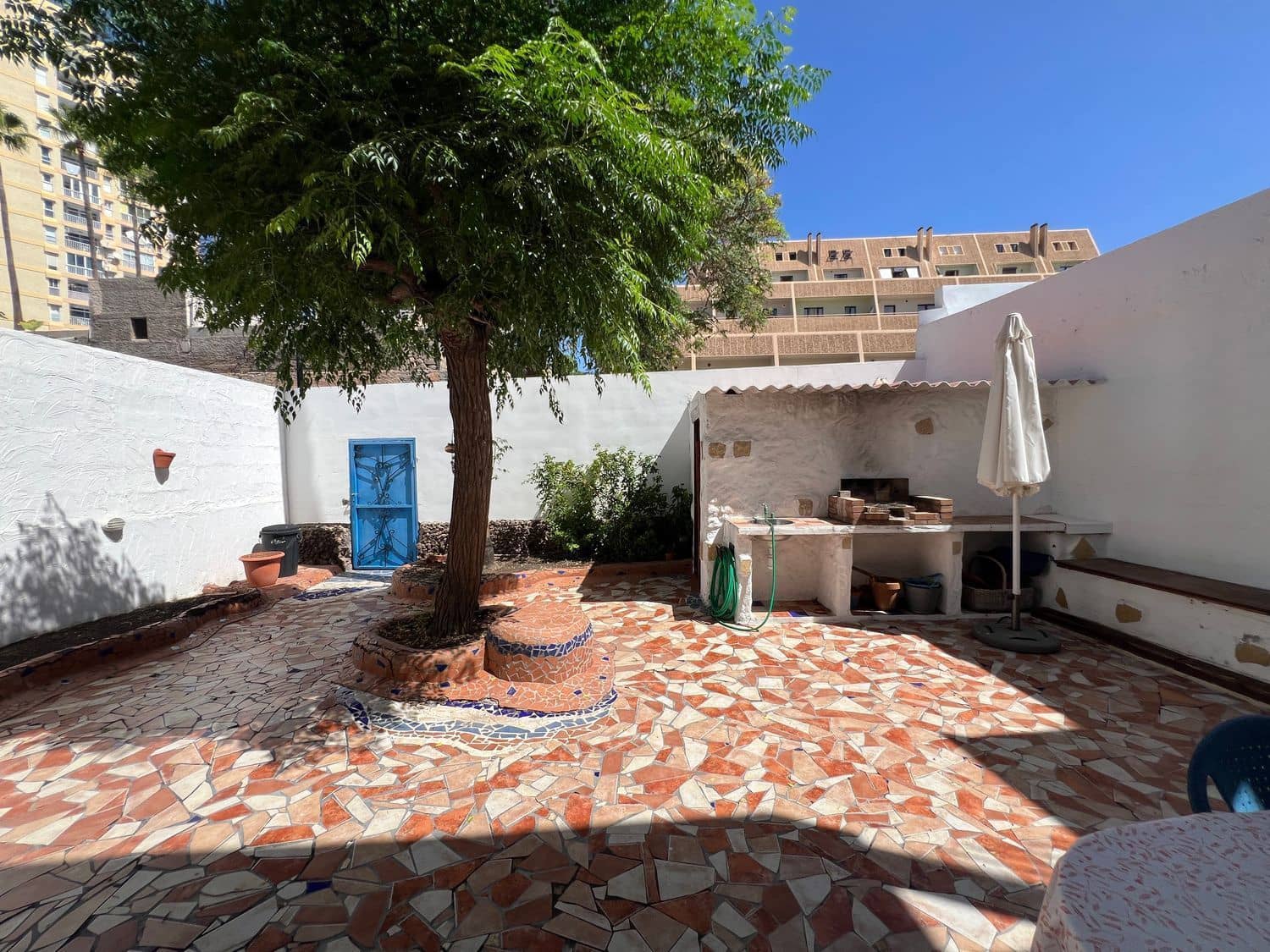 2 bedroom Villa for sale in Playa de las Americas with pool - € 525,000 (Ref: 9482380)