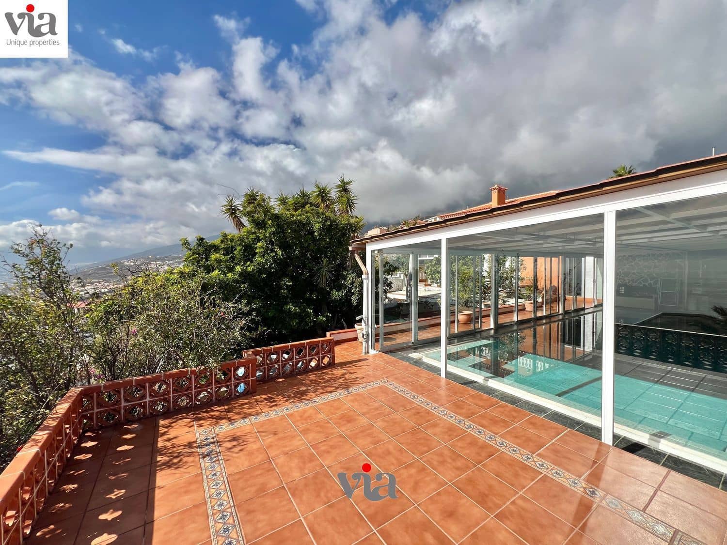 Chalet de 6 habitaciones en Tabaiba en venta con piscina - 829.000 € (Ref: 9482381)