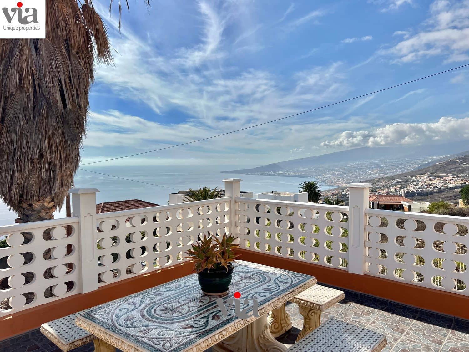 Chalet de 6 habitaciones en Tabaiba en venta con piscina - 829.000 € (Ref: 9482381)