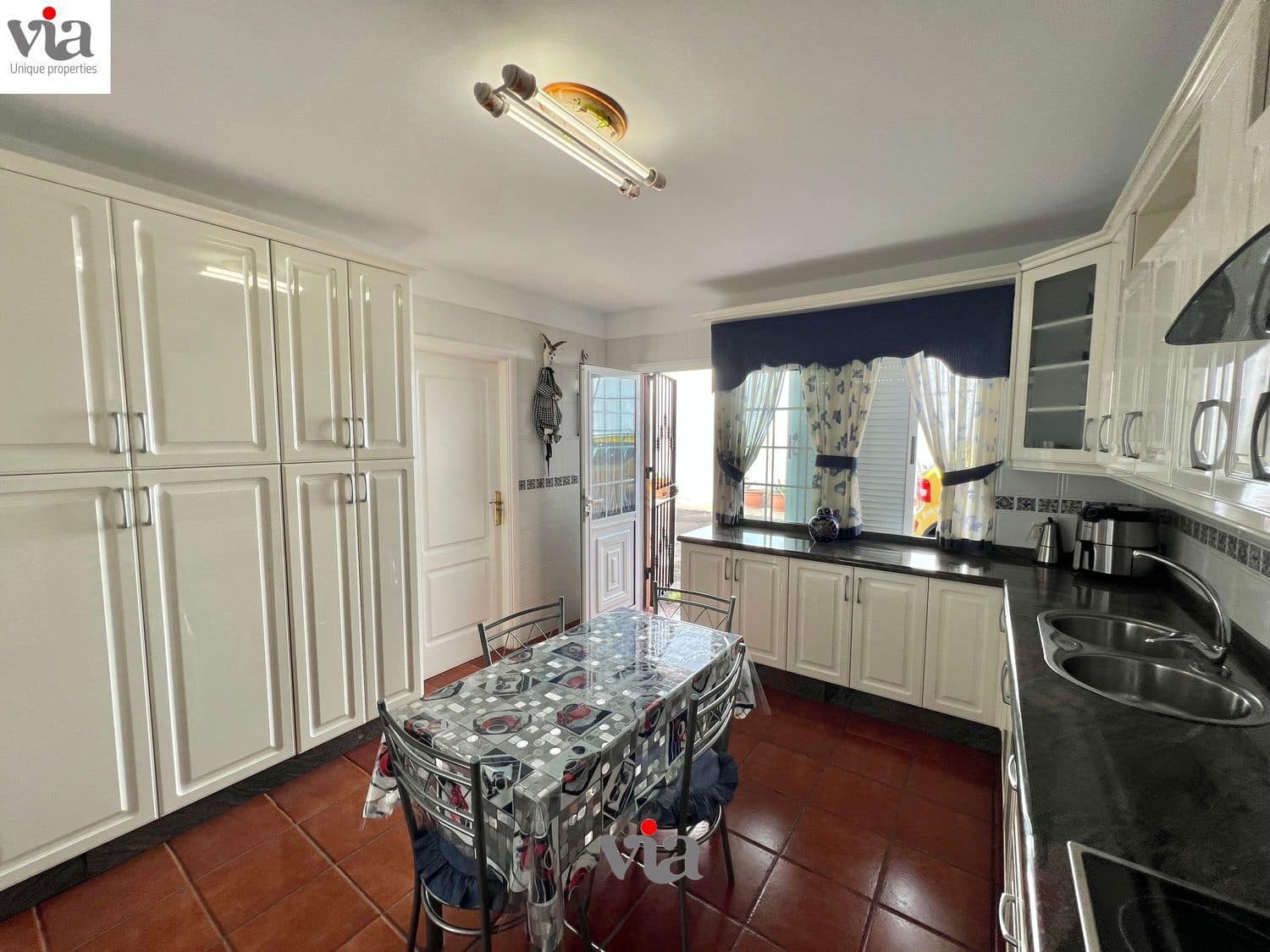 Chalet de 6 habitaciones en Tabaiba en venta con piscina - 829.000 € (Ref: 9482381)