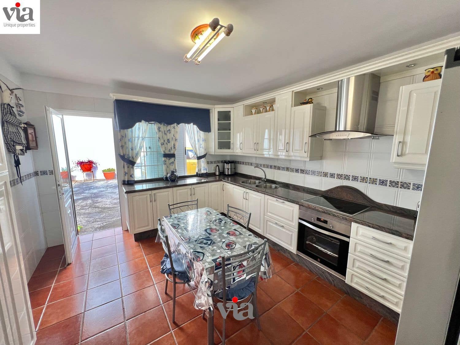 Chalet de 6 habitaciones en Tabaiba en venta con piscina - 829.000 € (Ref: 9482381)