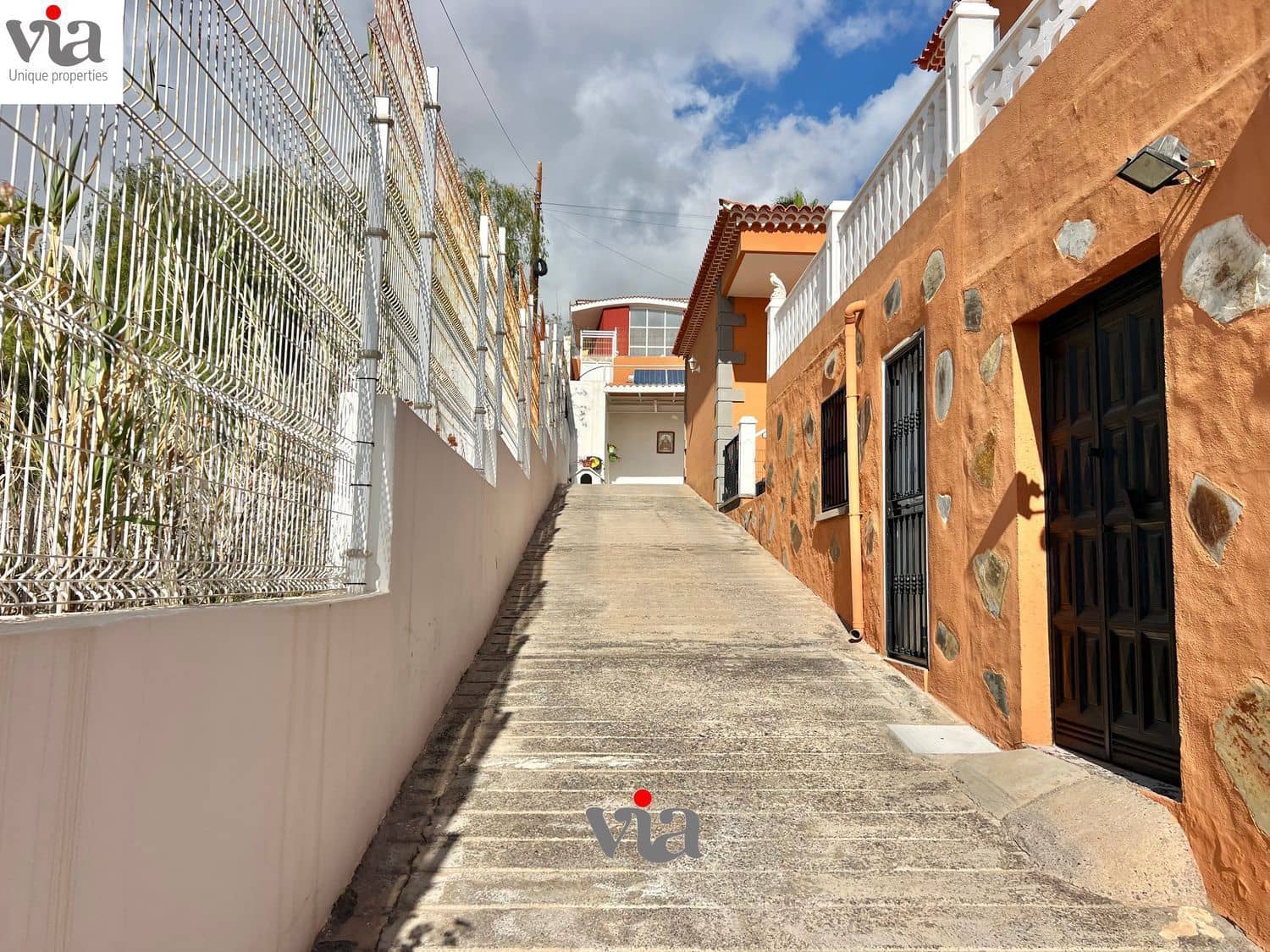 Chalet de 6 habitaciones en Tabaiba en venta con piscina - 829.000 € (Ref: 9482381)