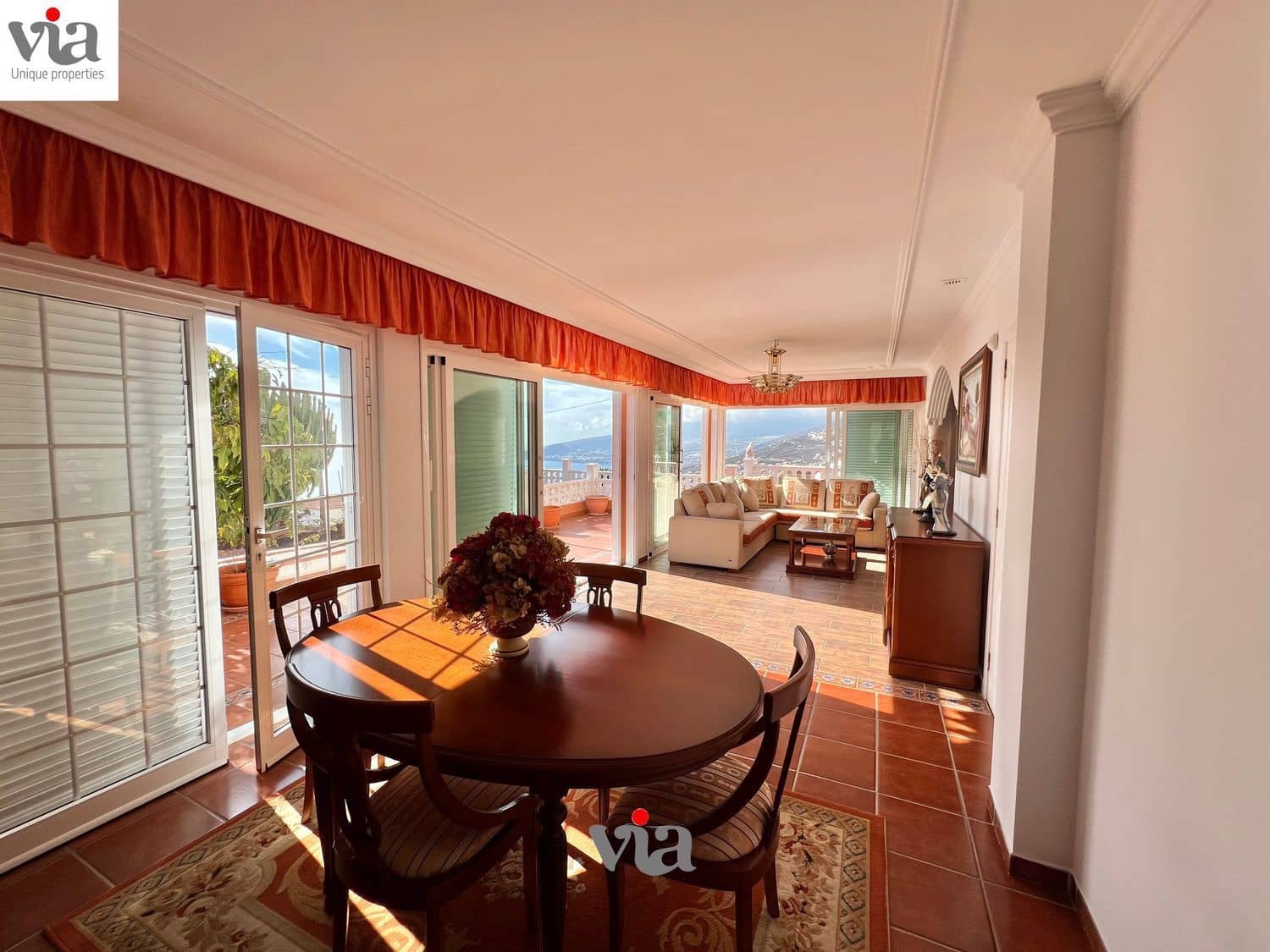 Chalet de 6 habitaciones en Tabaiba en venta con piscina - 829.000 € (Ref: 9482381)