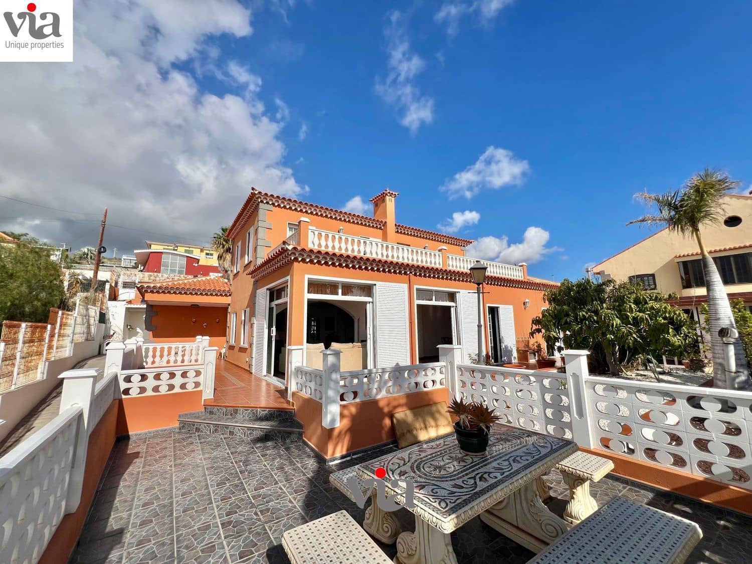 Chalet de 6 habitaciones en Tabaiba en venta con piscina - 829.000 € (Ref: 9482381)