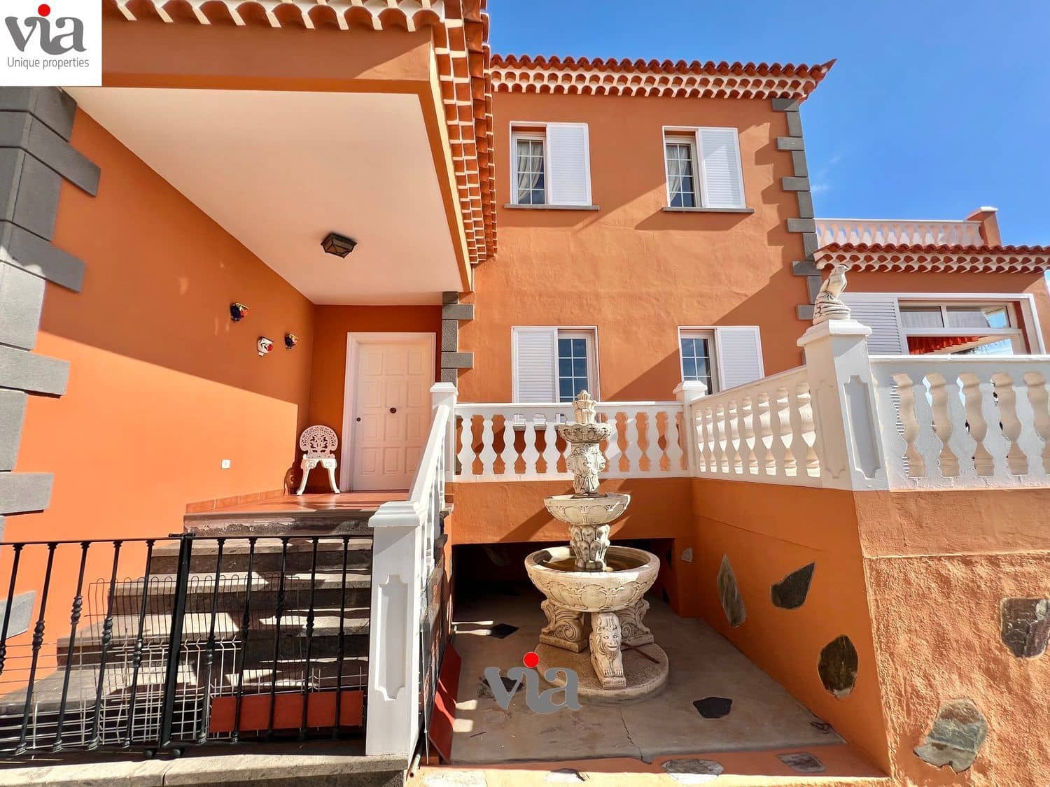 Chalet de 6 habitaciones en Tabaiba en venta con piscina - 829.000 € (Ref: 9482381)