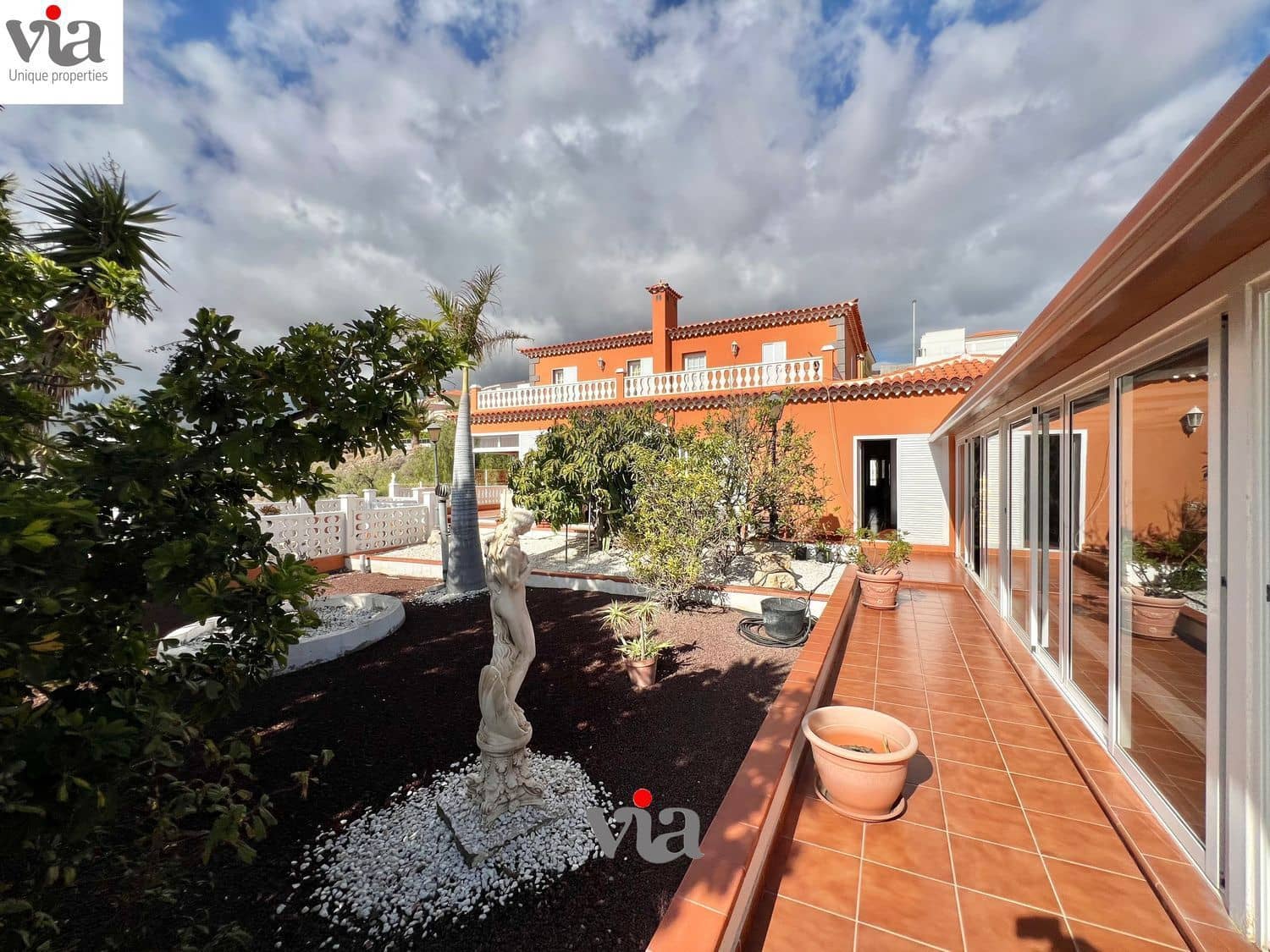 Chalet de 6 habitaciones en Tabaiba en venta con piscina - 829.000 € (Ref: 9482381)