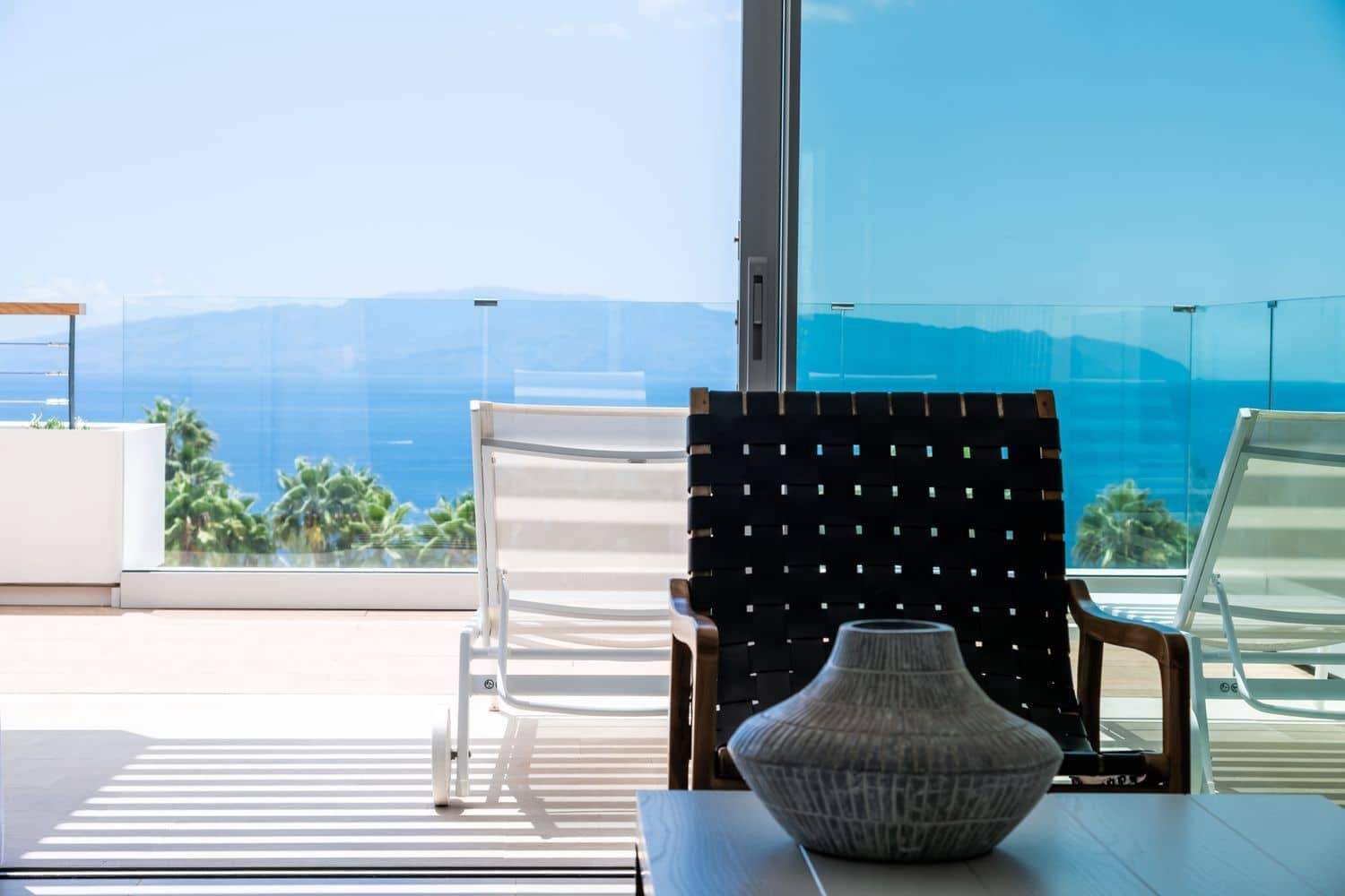 2 bedroom Flat for sale in Guia de Isora with pool garage - € 895,000 (Ref: 9482383)