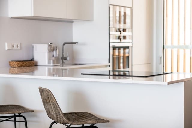 2 slaapkamer Flat te koop in Guía de Isora met zwembad garage - € 895.000 (Ref: 9482383)