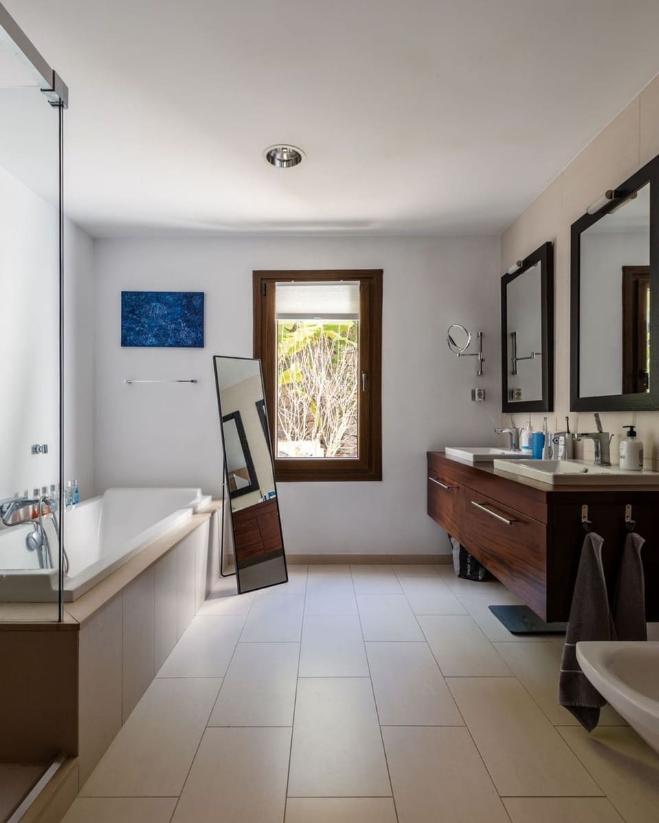 6 quarto Moradia para venda em Santa Ursula com piscina - 999 000 € (Ref: 9482385)