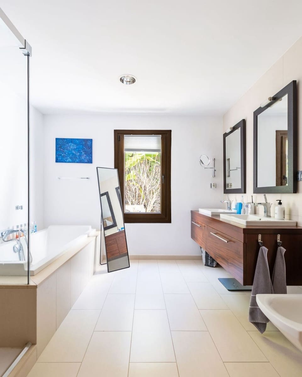 6 quarto Moradia para venda em Santa Ursula com piscina - 999 000 € (Ref: 9482385)