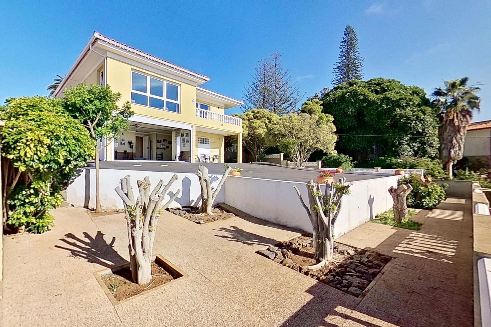 3 bedroom Villa for sale in Tacoronte with garage - € 980,000 (Ref: 9605160)