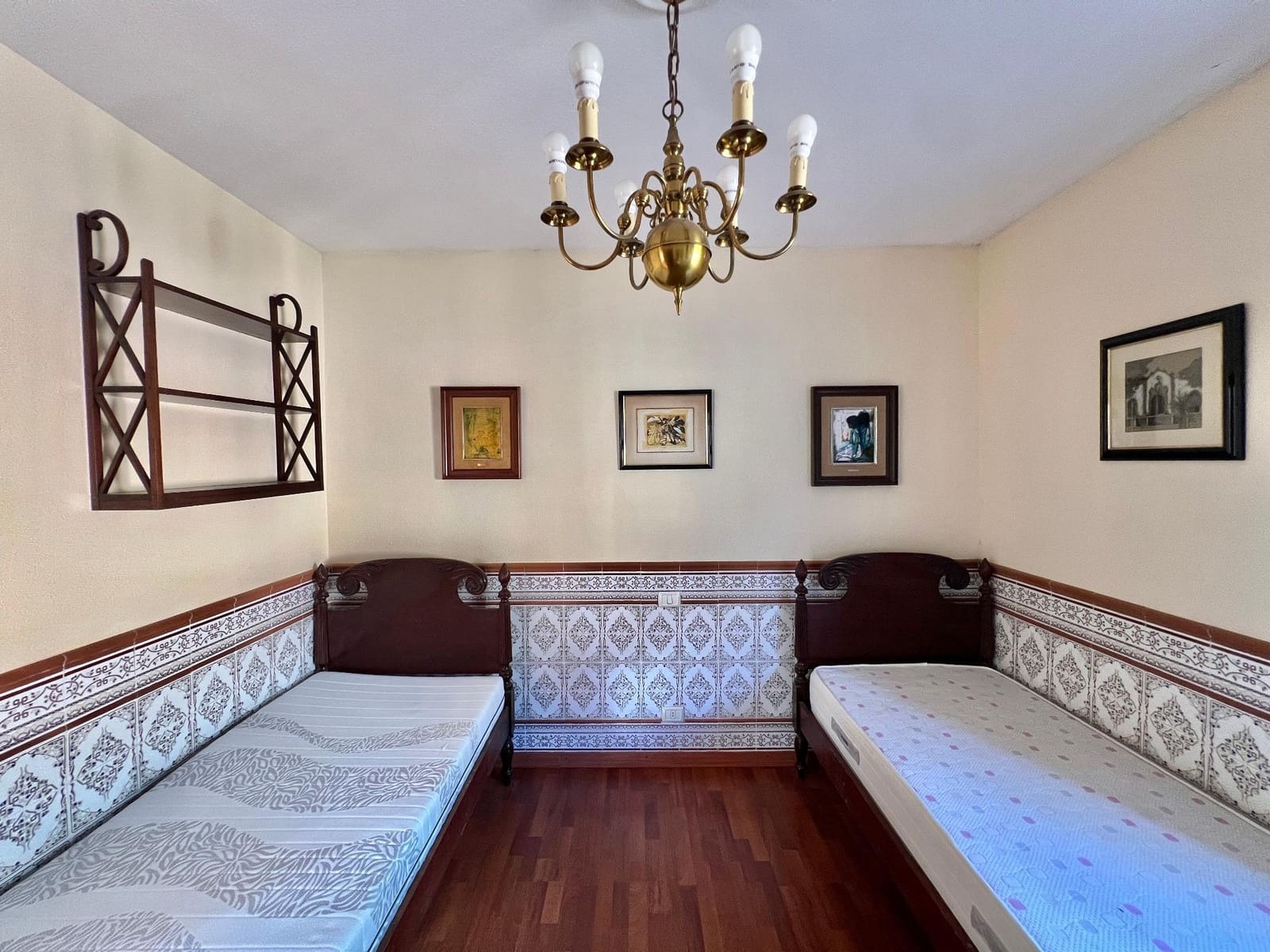 5 quarto Moradia para venda em San Cristobal de La Laguna com garagem - 949 000 € (Ref: 9637761)