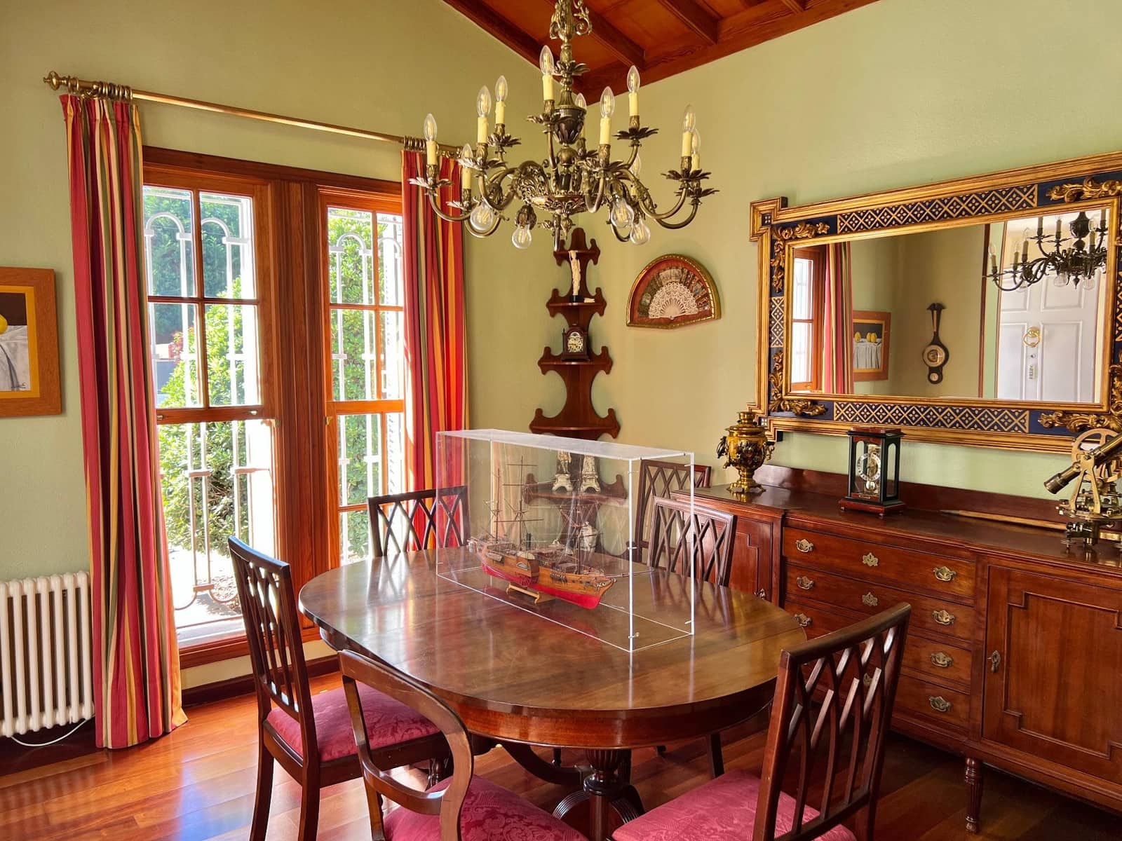 5 Zimmer Villa zu verkaufen in San Cristobal de La Laguna mit Garage - 949.000 € (Ref: 9637761)