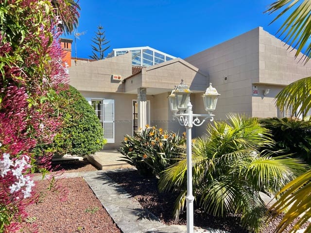 5 soveværelse Villa til salg i San Cristóbal de La Laguna med garage - € 949.000 (Ref: 9637761)