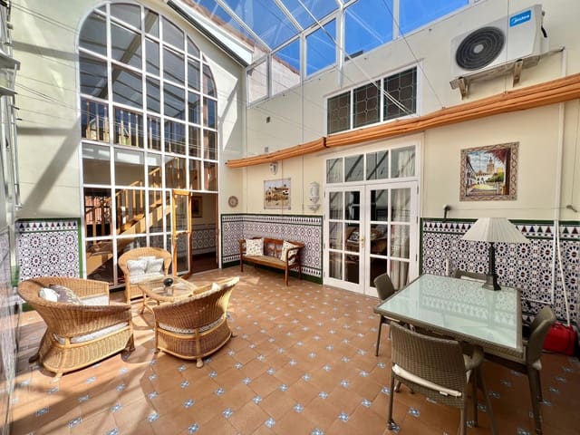 5 soveværelse Villa til salg i San Cristóbal de La Laguna med garage - € 949.000 (Ref: 9637761)