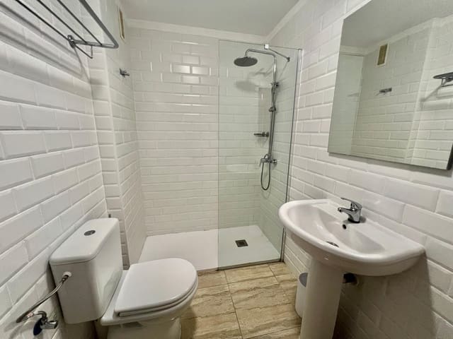 2 makuuhuone Kattohuoneisto myytävänä paikassa Palm-Mar, Arona mukana uima-altaan 
autotalli - 364 000 € (Ref: 9659565)