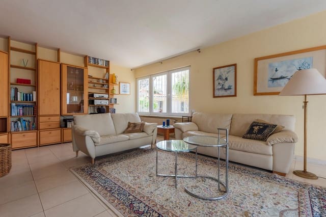 6 Zimmer Villa zu verkaufen in La Orotava mit Pool Garage - 750.000 € (Ref: 9778301)