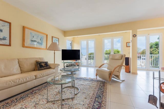 6 Zimmer Villa zu verkaufen in La Orotava mit Pool Garage - 750.000 € (Ref: 9778301)