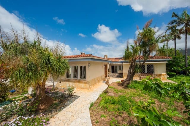 7 soverom Villa til salgs i La Orotava med svømmebasseng garasje - € 780 000 (Ref: 9778301)