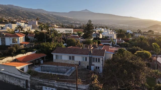7 chambre Villa/Maison à vendre à La Orotava avec piscine garage - 780 000 € (Ref: 9778301)