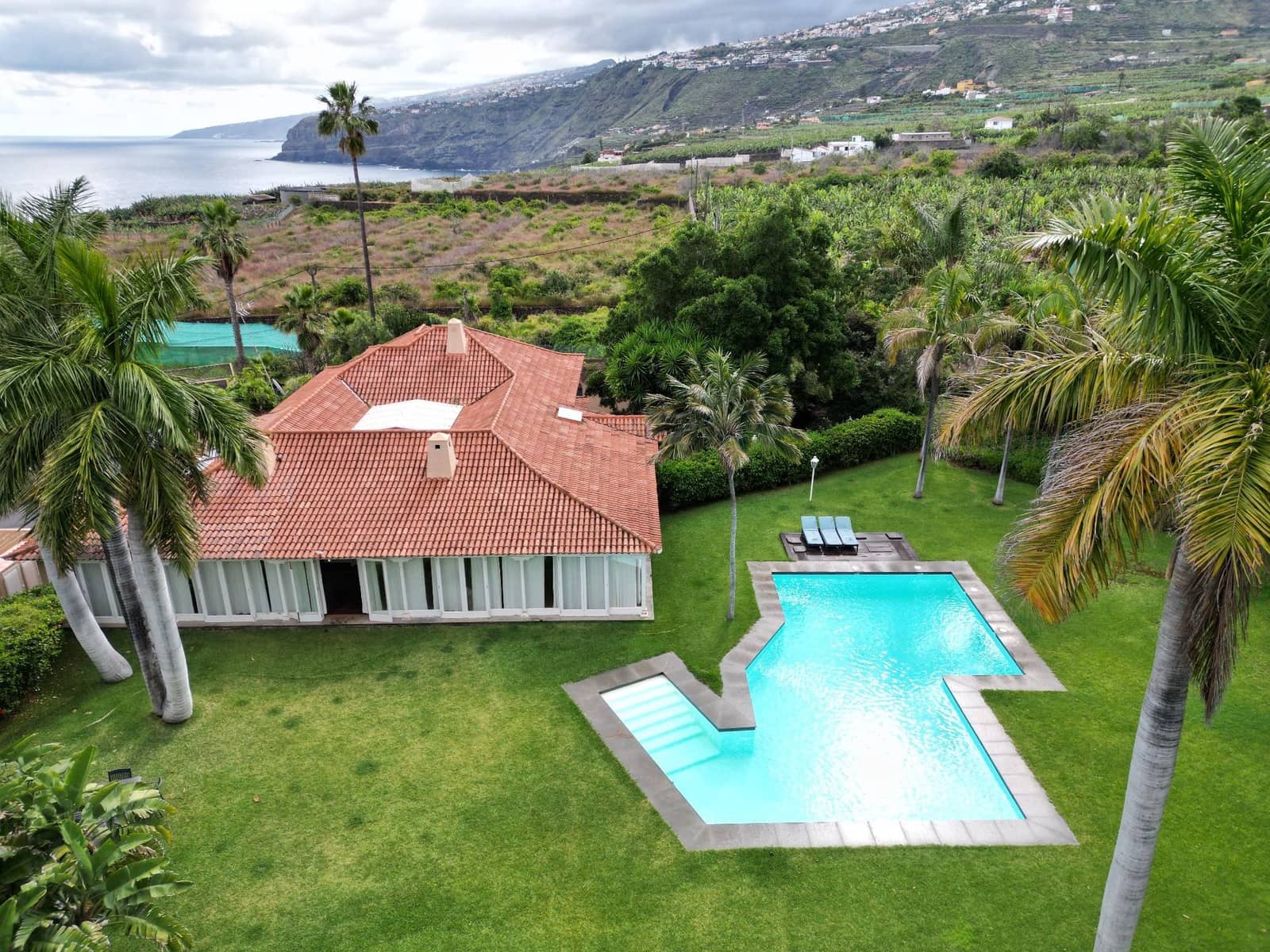 6 chambre Villa/Maison à vendre à Puerto de la Cruz avec piscine garage - 3 500 000 € (Ref: 9849553)