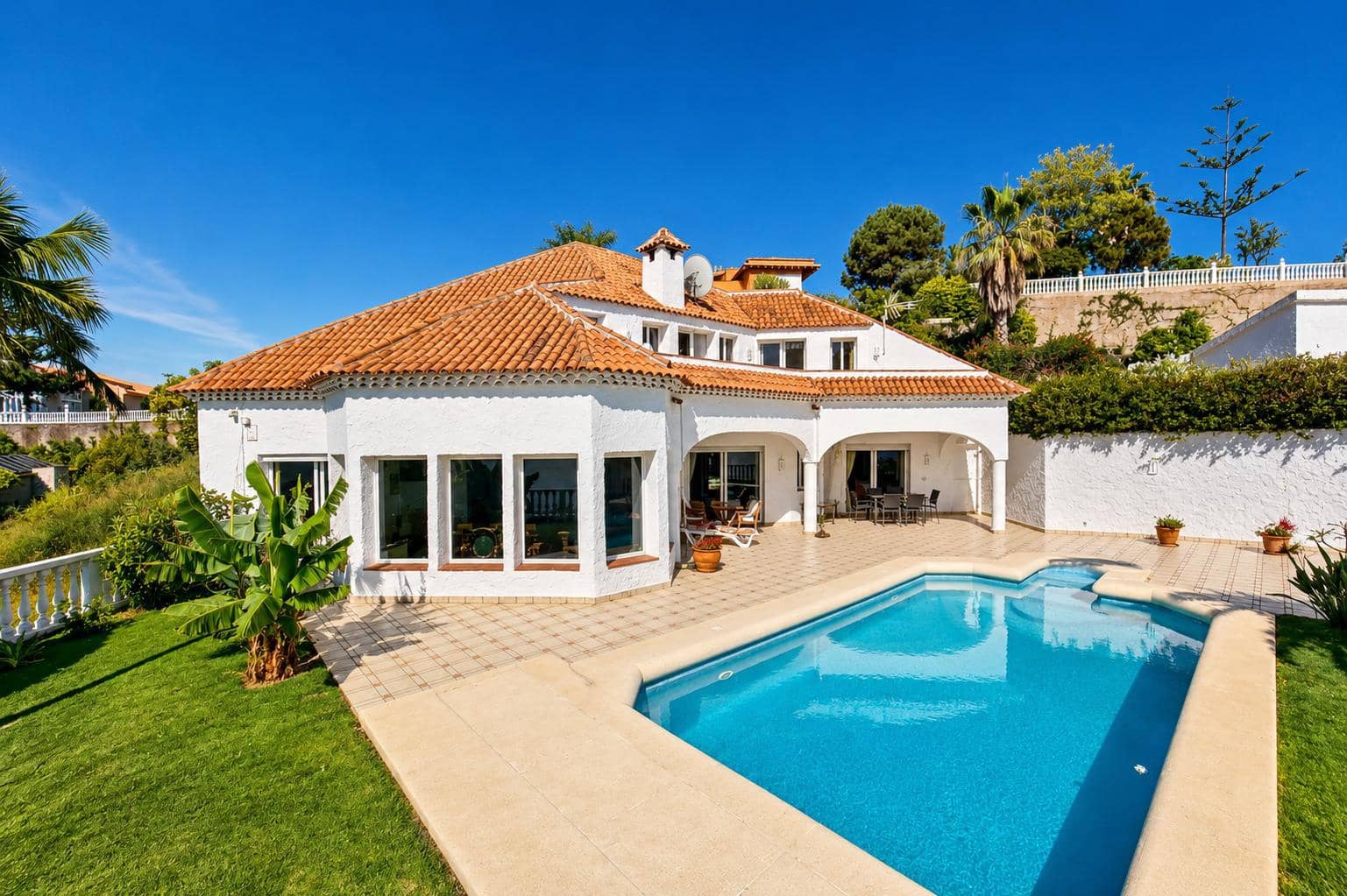 6 bedroom Villa for sale in Tacoronte with pool garage - € 1,300,000 (Ref: 9890534)