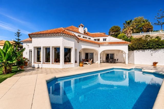 6 bedroom Villa for sale in Tacoronte with pool garage - € 1,300,000 (Ref: 9890534)