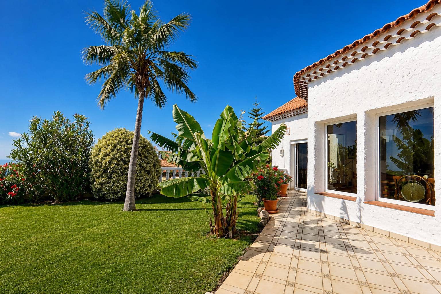 6 bedroom Villa for sale in Tacoronte with pool garage - € 1,300,000 (Ref: 9890534)
