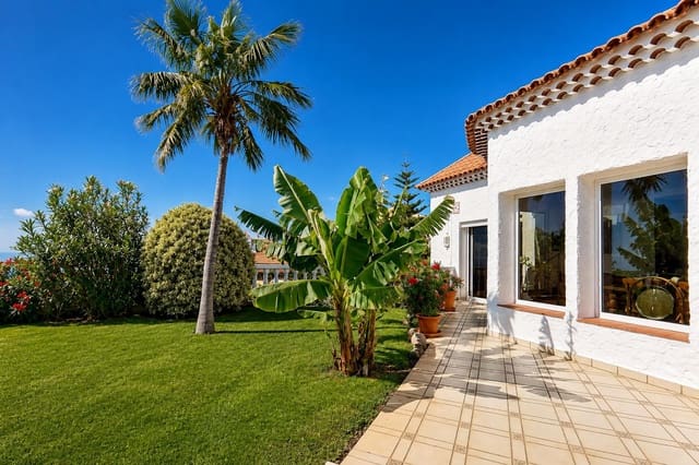 6 bedroom Villa for sale in Tacoronte with pool garage - € 1,300,000 (Ref: 9890534)