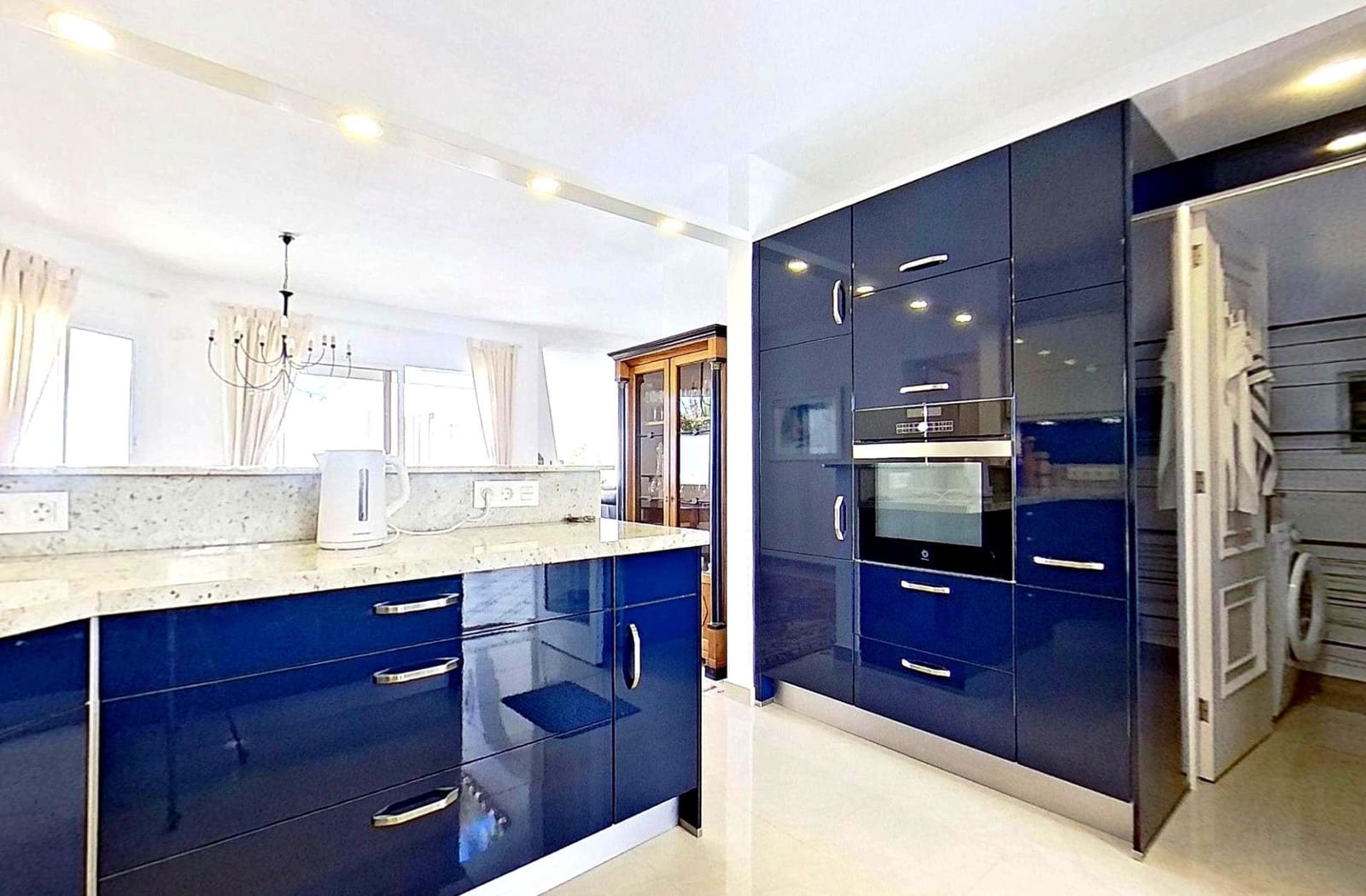6 bedroom Villa for sale in Tacoronte with pool garage - € 1,300,000 (Ref: 9890534)
