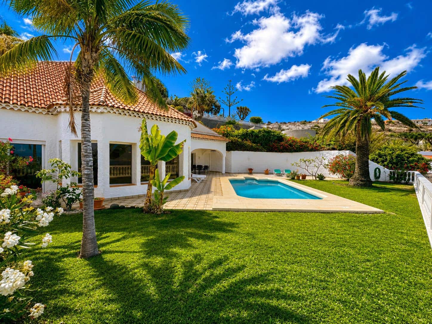 6 bedroom Villa for sale in Tacoronte with pool garage - € 1,300,000 (Ref: 9890534)